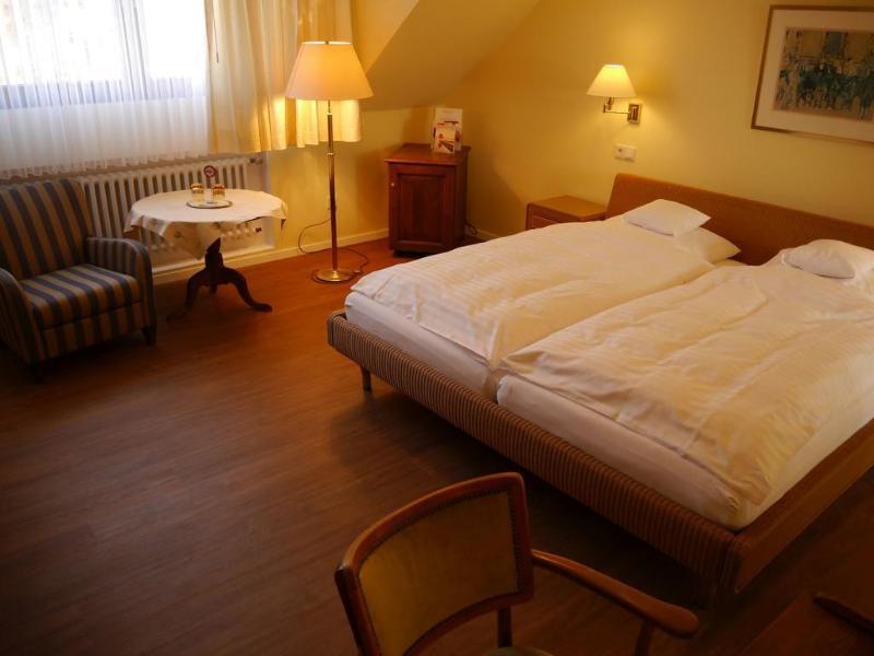 Romantik Waldhotel Mangold Бергиш-Гладбах Экстерьер фото