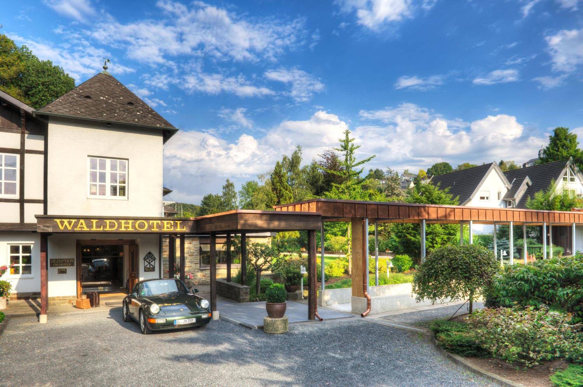 Romantik Waldhotel Mangold Бергиш-Гладбах Экстерьер фото