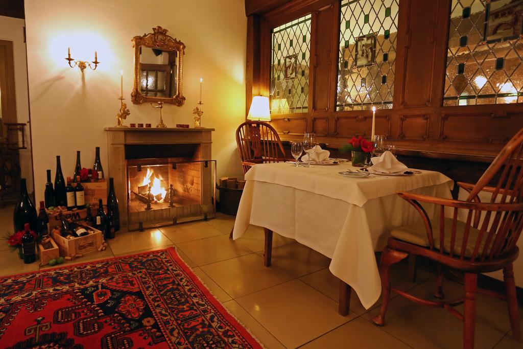 Romantik Waldhotel Mangold Бергиш-Гладбах Экстерьер фото