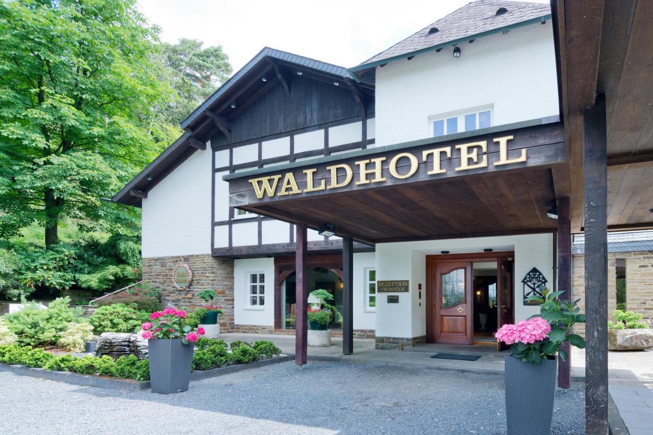 Romantik Waldhotel Mangold Бергиш-Гладбах Экстерьер фото