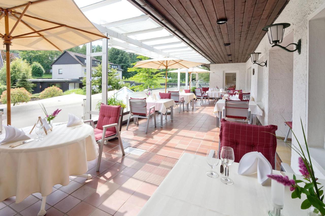 Romantik Waldhotel Mangold Бергиш-Гладбах Экстерьер фото